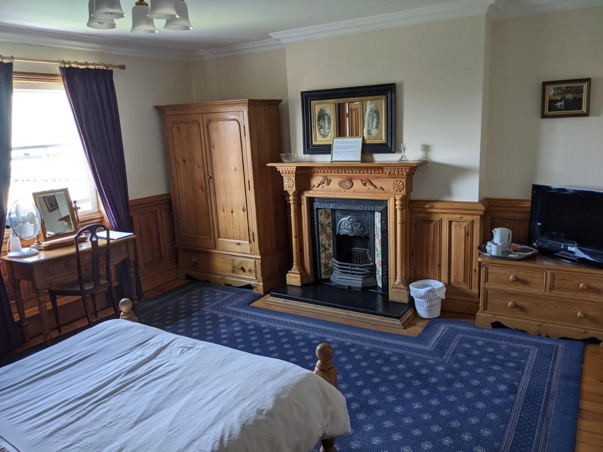 The Londesborough Arms Bar With En-suite
