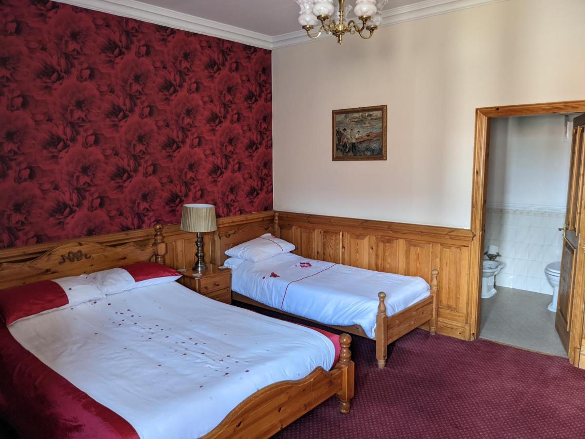 The Londesborough Arms Bar With En-suite