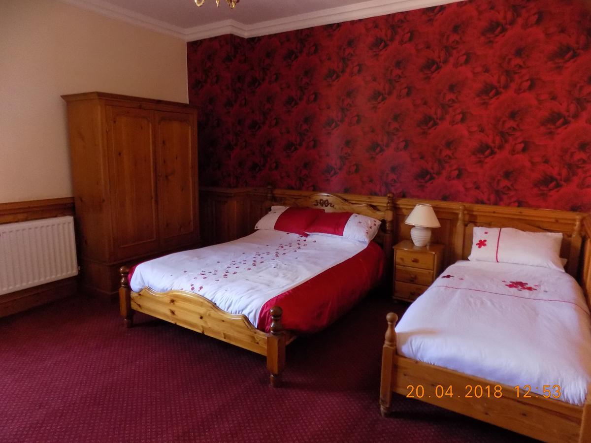 Bed & Breakfast The Londesborough Arms Bar With En-suite *