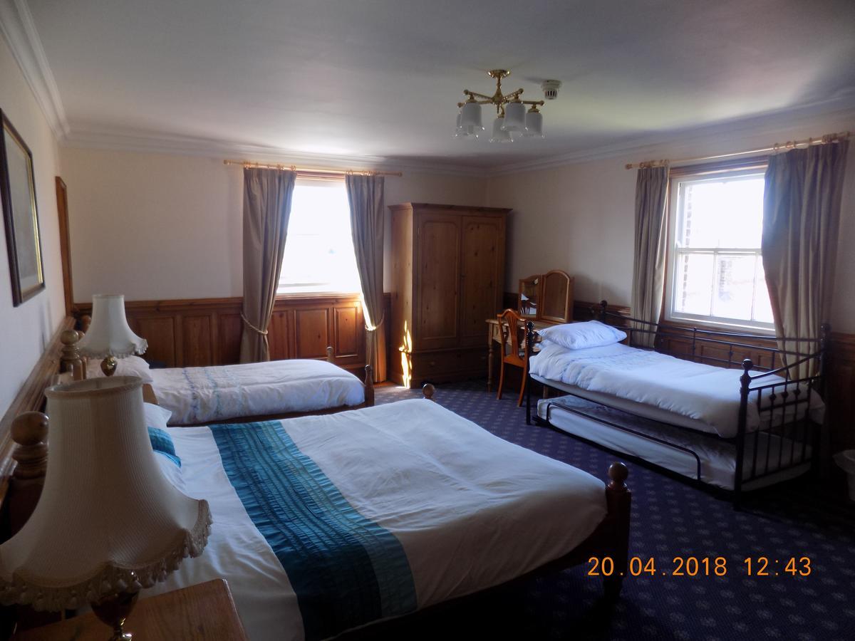 The Londesborough Arms Bar With En-suite Bed & Breakfast