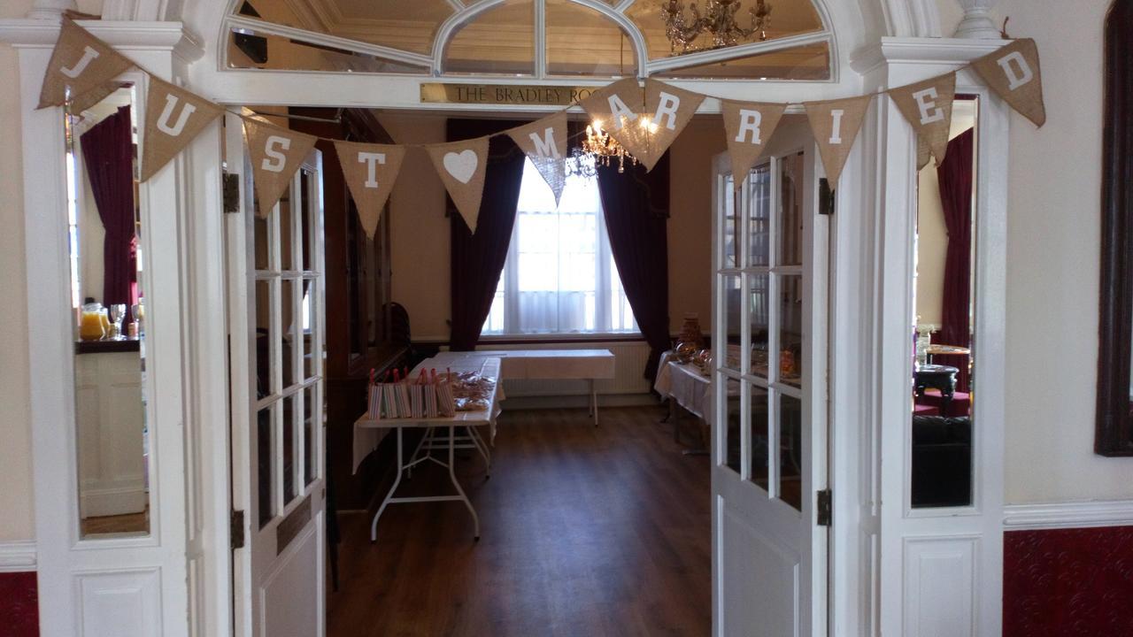 Bed and breakfast The Londesborough Arms Bar With En-suite